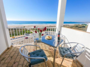 Barbara F Beach-apartment with terrace and 180º sea view, Conil De La Frontera